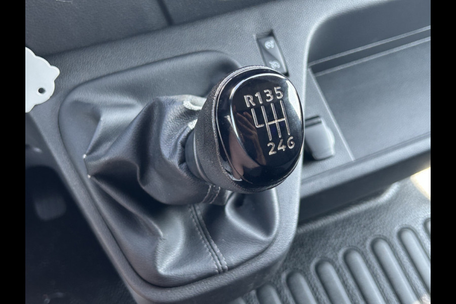 Renault Master T35 2.3 dCi 145 PK / L4H3 / MAXI WB 433 / DUBBEL LUCHT / INRICHTING / 3-ZITS / TREKHAAK / CAMERA / 3000 KG AHG /