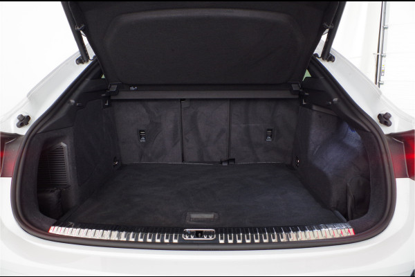 Audi Q3 Sportback 45 TFSI e S line Edition > 245pk/Pano.schuif/Black pakket/20inch/Audi Sound-systeem Audi Q3 Sportback 45 TFSI e S line Edition > 245pk/Pano.schuif/Black pakket/20inch/Audi Sound-systeem