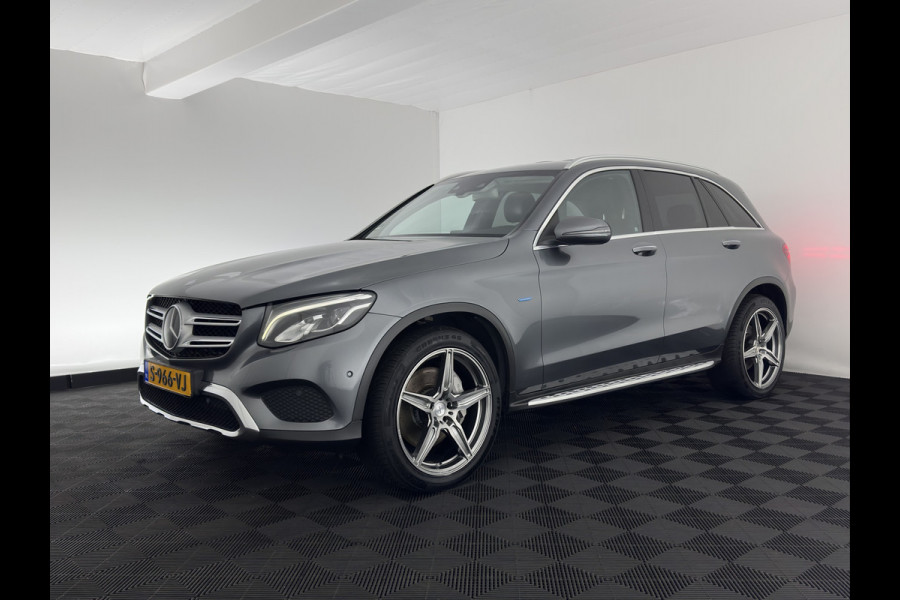 Mercedes-Benz GLC 350e 4MATIC Premium Plus Plug-in Aut. *LUXURY-LEATHER | FULL-LED | BLIND-SPOT | HEATED-SPORTSEATS | CAMERA | KEYLESS | AIR-SUSPENSION | ADAPTIVE-CRUISE | PRIVACY-GLASS | NAVI-FULLMAP | 20''ALU*