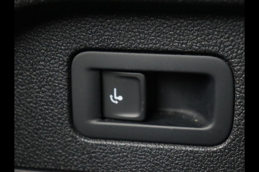 Seat Tarraco 1.5 TSI Style 7-Persoons | Trekhaak | Park Assist | Camera | Carplay | 18'' | Climate control | Cruise control | Full LED Seat Tarraco 1.5 TSI Style 7-Persoons | Trekhaak | Park Assist | Camera | Carplay | 18'' | Climate control | Cruise control | Full LED