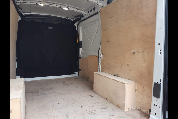 Ford Transit 2.0 TDCI L2H2 Trend Airco Cruisecontrol Parkeersensors Imperiaal trap op achterdeur Ford Transit 2.0 TDCI L2H2 Trend Airco Cruisecontrol Parkeersensors Imperiaal trap op achterdeur