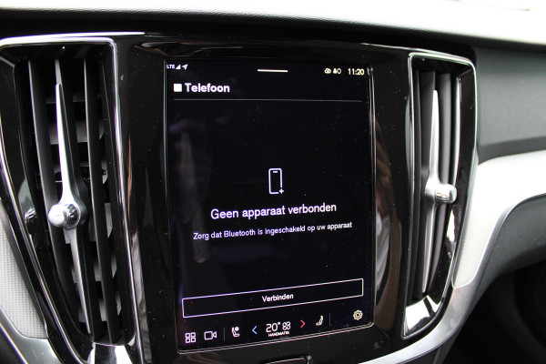 Volvo V60 2.0 T6 Plug-in hybrid AWD Plus Dark | Panoramadak | Trekhaak | H/K | 360 Camera Volvo V60 2.0 T6 Plug-in hybrid AWD Plus Dark | Panoramadak | Trekhaak | H/K | 360 Camera