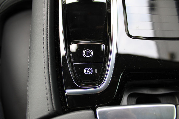 Volvo V60 2.0 T6 Plug-in hybrid AWD Plus Dark | Panoramadak | Trekhaak | H/K | 360 Camera Volvo V60 2.0 T6 Plug-in hybrid AWD Plus Dark | Panoramadak | Trekhaak | H/K | 360 Camera