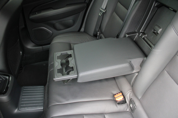 Volvo V60 2.0 T6 Plug-in hybrid AWD Plus Dark | Panoramadak | Trekhaak | H/K | 360 Camera Volvo V60 2.0 T6 Plug-in hybrid AWD Plus Dark | Panoramadak | Trekhaak | H/K | 360 Camera