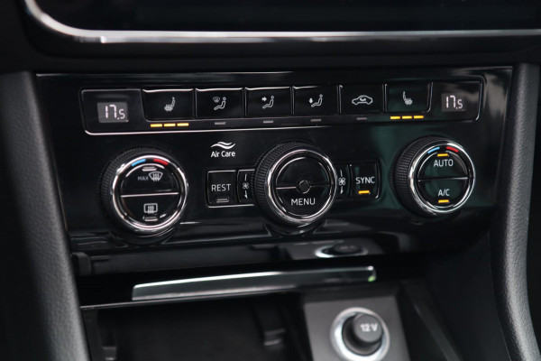 Škoda Superb 1.4 TSI ACT / PANODAK / DODEHOEK / ACC / MEMORY / CAMERA