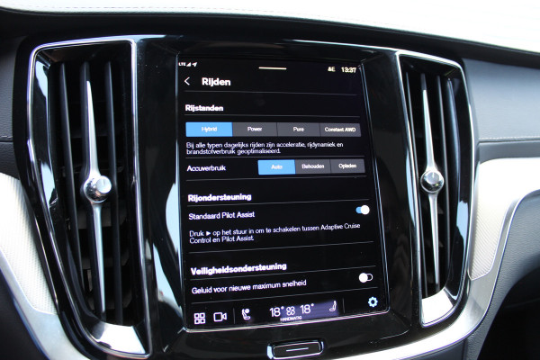 Volvo S60 2.0 Recharge T8 AWD Ultimate Dark | Schuif/Kantel dak | Head-up | H/K | BLIS | Leder | Pilot Assist