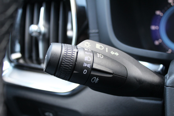 Volvo S60 2.0 Recharge T8 AWD Ultimate Dark | Schuif/Kantel dak | Head-up | H/K | BLIS | Leder | Pilot Assist