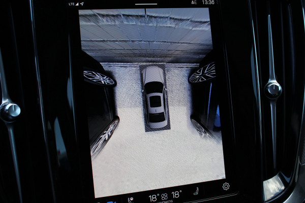 Volvo S60 2.0 Recharge T8 AWD Ultimate Dark | Schuif/Kantel dak | Head-up | H/K | BLIS | Leder | Pilot Assist