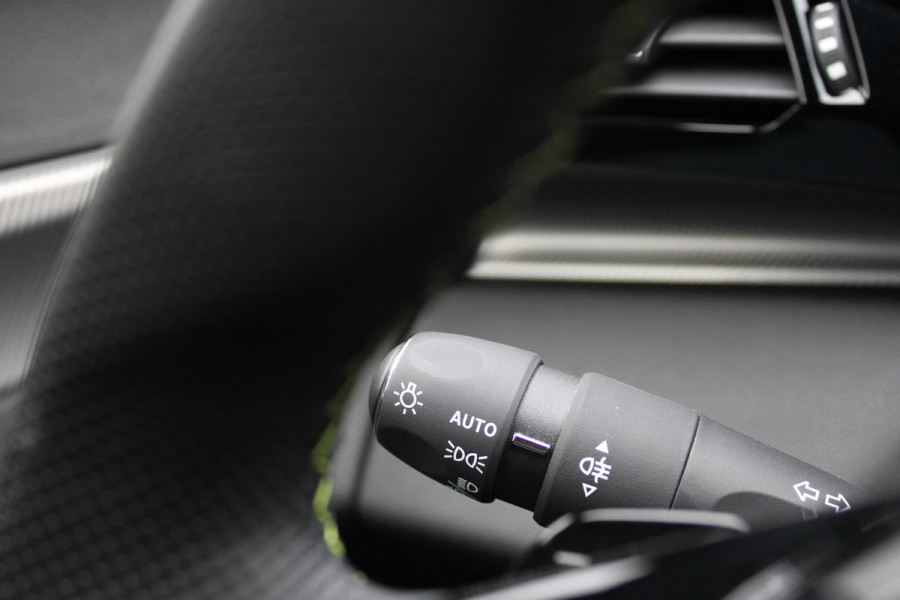 Peugeot 308 SW 1.6 Plug-in Hybrid 180 GT | Panoramadak | Matrix | Winterpack | Adaptieve cruise Peugeot 308 SW 1.6 Plug-in Hybrid 180 GT | Panoramadak | Matrix | Winterpack | Adaptieve cruise