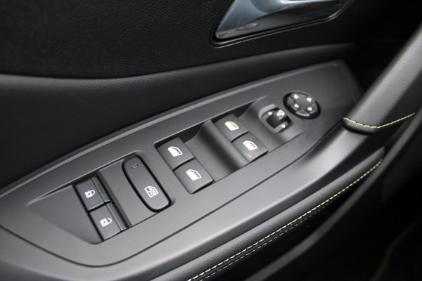 Peugeot 308 SW 1.6 Plug-in Hybrid 180 GT | Panoramadak | Matrix | Winterpack | Adaptieve cruise Peugeot 308 SW 1.6 Plug-in Hybrid 180 GT | Panoramadak | Matrix | Winterpack | Adaptieve cruise