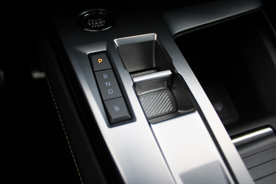 Peugeot 308 SW 1.6 Plug-in Hybrid 180 GT | Panoramadak | Matrix | Winterpack | Adaptieve cruise Peugeot 308 SW 1.6 Plug-in Hybrid 180 GT | Panoramadak | Matrix | Winterpack | Adaptieve cruise