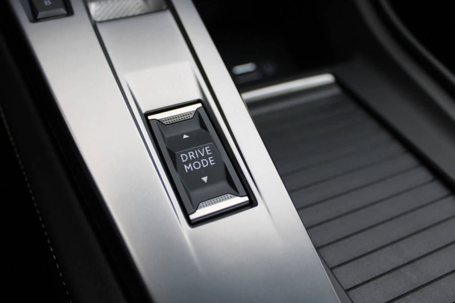 Peugeot 308 SW 1.6 Plug-in Hybrid 180 GT | Panoramadak | Matrix | Winterpack | Adaptieve cruise Peugeot 308 SW 1.6 Plug-in Hybrid 180 GT | Panoramadak | Matrix | Winterpack | Adaptieve cruise