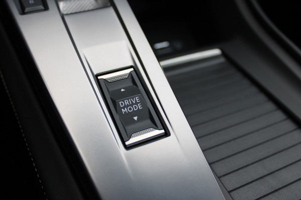 Peugeot 308 SW 1.6 Plug-in Hybrid 180 GT | Panoramadak | Matrix | Winterpack | Adaptieve cruise Peugeot 308 SW 1.6 Plug-in Hybrid 180 GT | Panoramadak | Matrix | Winterpack | Adaptieve cruise