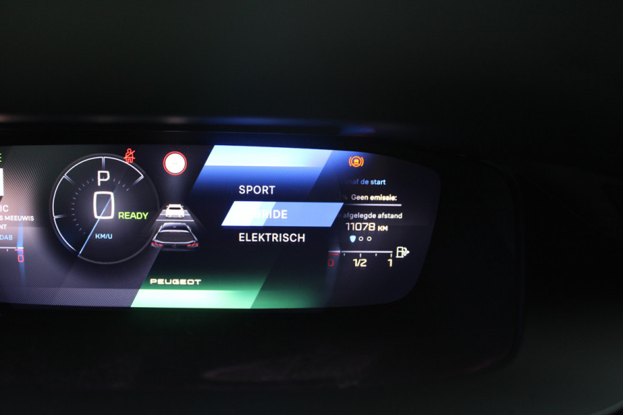 Peugeot 308 SW 1.6 Plug-in Hybrid 180 GT | Panoramadak | Matrix | Winterpack | Adaptieve cruise Peugeot 308 SW 1.6 Plug-in Hybrid 180 GT | Panoramadak | Matrix | Winterpack | Adaptieve cruise