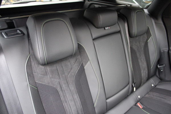 Peugeot 308 SW 1.6 Plug-in Hybrid 180 GT | Panoramadak | Matrix | Winterpack | Adaptieve cruise Peugeot 308 SW 1.6 Plug-in Hybrid 180 GT | Panoramadak | Matrix | Winterpack | Adaptieve cruise