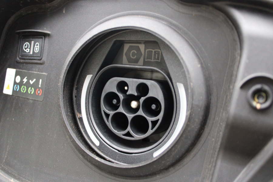 Peugeot 308 SW 1.6 Plug-in Hybrid 180 GT | Panoramadak | Matrix | Winterpack | Adaptieve cruise Peugeot 308 SW 1.6 Plug-in Hybrid 180 GT | Panoramadak | Matrix | Winterpack | Adaptieve cruise