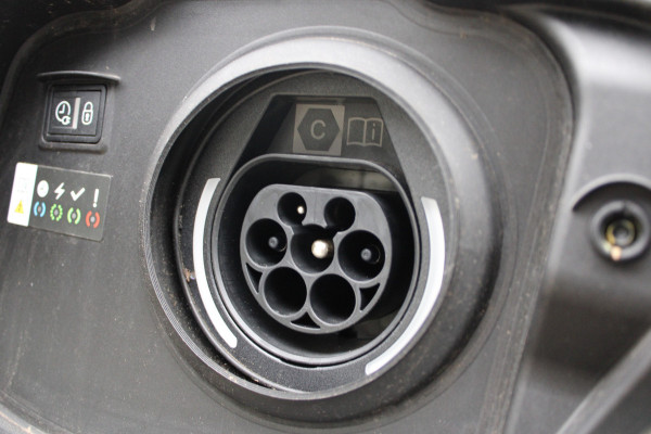 Peugeot 308 SW 1.6 Plug-in Hybrid 180 GT | Panoramadak | Matrix | Winterpack | Adaptieve cruise Peugeot 308 SW 1.6 Plug-in Hybrid 180 GT | Panoramadak | Matrix | Winterpack | Adaptieve cruise