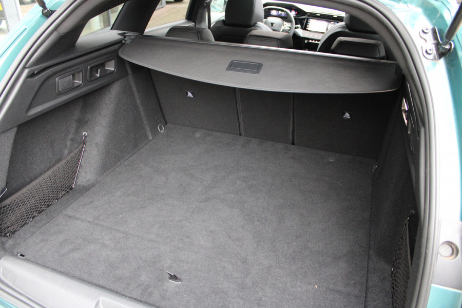 Peugeot 308 SW 1.6 Plug-in Hybrid 180 GT | Panoramadak | Matrix | Winterpack | Adaptieve cruise Peugeot 308 SW 1.6 Plug-in Hybrid 180 GT | Panoramadak | Matrix | Winterpack | Adaptieve cruise