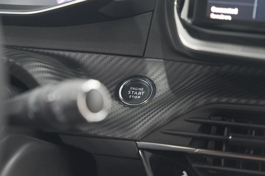 Peugeot 2008 PureTech 130 EAT8 GT | 360 Camera | Stoelmassage | Adaptieve Cruise Control | Dodehoekdetectie Peugeot 2008 PureTech 130 EAT8 GT | 360 Camera | Stoelmassage | Adaptieve Cruise Control | Dodehoekdetectie