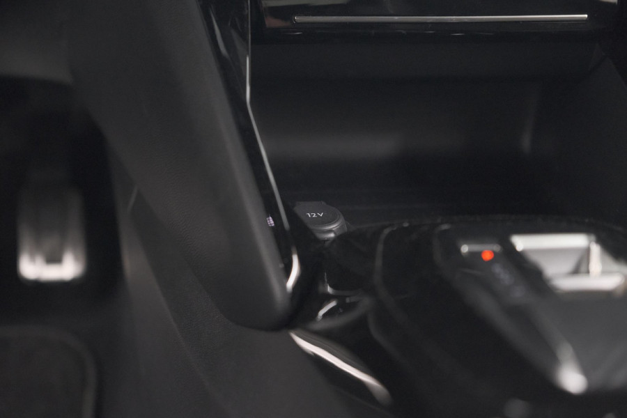 Peugeot 2008 PureTech 130 EAT8 GT | 360 Camera | Stoelmassage | Adaptieve Cruise Control | Dodehoekdetectie Peugeot 2008 PureTech 130 EAT8 GT | 360 Camera | Stoelmassage | Adaptieve Cruise Control | Dodehoekdetectie