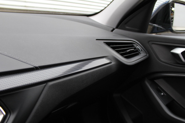 BMW 1-serie 118i Executive Edition | Cruise Control | Origin NL | Parkeersensoren | Navigatie BMW 1-serie 118i Executive Edition | Cruise Control | Origin NL | Parkeersensoren | Navigatie