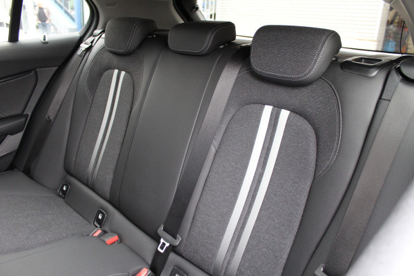 BMW 1-serie 118i Executive Edition | Cruise Control | Origin NL | Parkeersensoren | Navigatie BMW 1-serie 118i Executive Edition | Cruise Control | Origin NL | Parkeersensoren | Navigatie