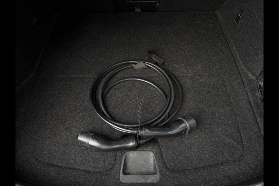 Polestar 2 Long Range Dual Performace Pack | Trekhaak | Panorama | 360 | Camera | Harman Kardon |