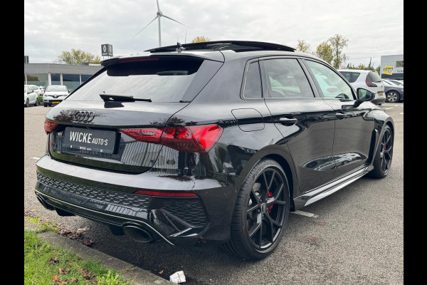 Audi A3 Sportback 2.5 TFSI RS 3 quattro 400PK Panorama B&O Leder Audi A3 Sportback 2.5 TFSI RS 3 quattro 400PK Panorama B&O Leder