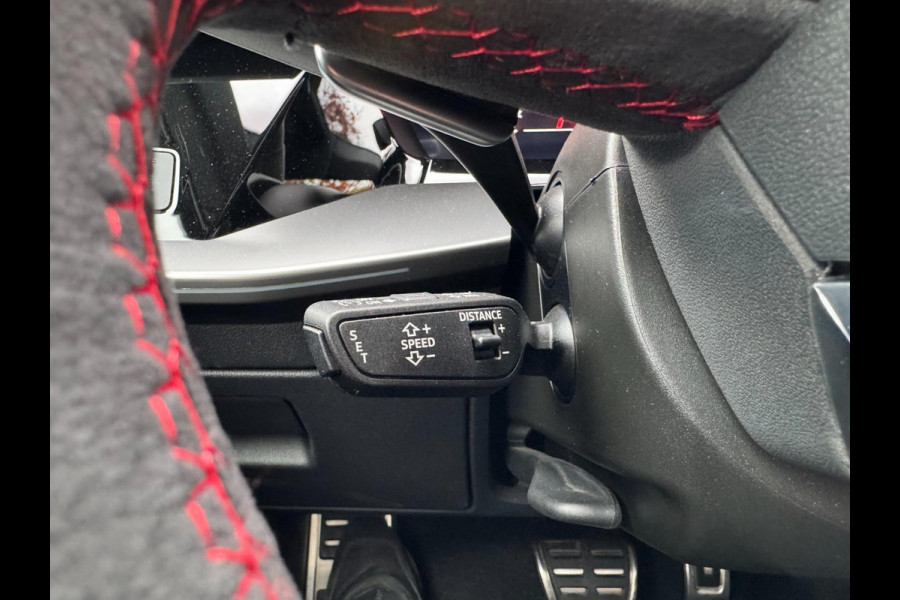 Audi A3 Sportback 2.5 TFSI RS 3 quattro 400PK Panorama B&O Leder Audi A3 Sportback 2.5 TFSI RS 3 quattro 400PK Panorama B&O Leder