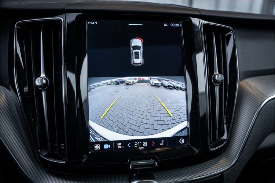 Volvo XC60 2.0 T6 Plug-in hybrid AWD Ultimate Bright - Panorama | H&K | Memory | Pilot Assist | Keyless Volvo XC60 2.0 T6 Plug-in hybrid AWD Ultimate Bright - Panorama | H&K | Memory | Pilot Assist | Keyless