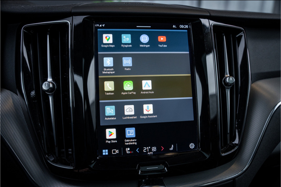 Volvo XC60 2.0 T6 Plug-in hybrid AWD Ultimate Bright - Panorama | H&K | Memory | Pilot Assist | Keyless Volvo XC60 2.0 T6 Plug-in hybrid AWD Ultimate Bright - Panorama | H&K | Memory | Pilot Assist | Keyless