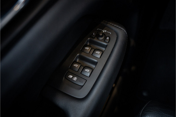 Volvo XC60 2.0 T6 Plug-in hybrid AWD Ultimate Bright - Panorama | H&K | Memory | Pilot Assist | Keyless Volvo XC60 2.0 T6 Plug-in hybrid AWD Ultimate Bright - Panorama | H&K | Memory | Pilot Assist | Keyless