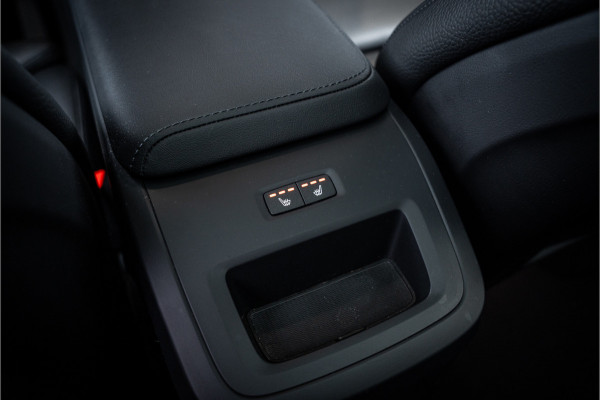 Volvo XC60 2.0 T6 Plug-in hybrid AWD Ultimate Bright - Panorama | H&K | Memory | Pilot Assist | Keyless Volvo XC60 2.0 T6 Plug-in hybrid AWD Ultimate Bright - Panorama | H&K | Memory | Pilot Assist | Keyless