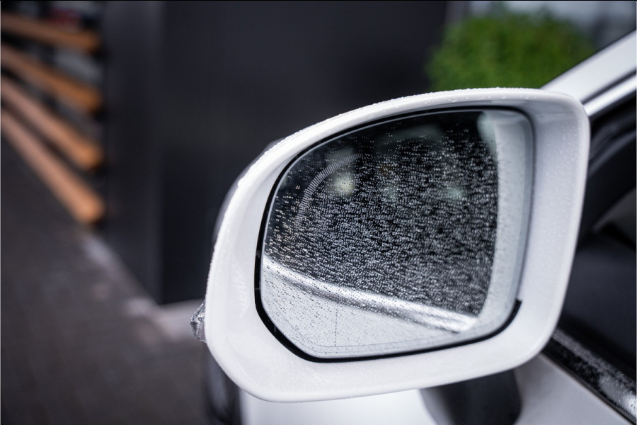 Volvo XC60 2.0 T6 Plug-in hybrid AWD Ultimate Bright - Panorama | H&K | Memory | Pilot Assist | Keyless Volvo XC60 2.0 T6 Plug-in hybrid AWD Ultimate Bright - Panorama | H&K | Memory | Pilot Assist | Keyless