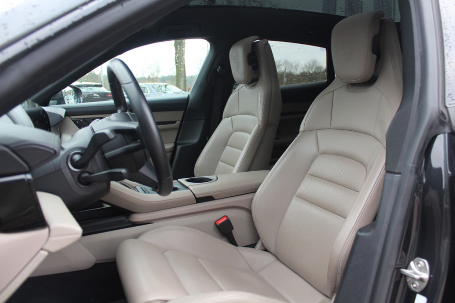 Porsche Taycan Cross Turismo 4 93 kWh / Panoramadak / 360Camera / Luchtvering / 20'' / Bose / Stoelverwarming 4x / Sportchrono / Cruise Control / Warmtepomp Porsche Taycan Cross Turismo 4 93 kWh / Panoramadak / 360Camera / Luchtvering / 20'' / Bose / Stoelverwarming 4x / Sportchrono / Cruise Control / Warmtepomp