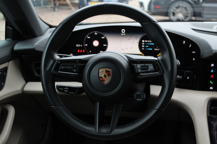 Porsche Taycan Cross Turismo 4 93 kWh / Panoramadak / 360Camera / Luchtvering / 20'' / Bose / Stoelverwarming 4x / Sportchrono / Cruise Control / Warmtepomp Porsche Taycan Cross Turismo 4 93 kWh / Panoramadak / 360Camera / Luchtvering / 20'' / Bose / Stoelverwarming 4x / Sportchrono / Cruise Control / Warmtepomp