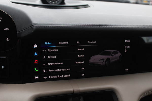 Porsche Taycan Cross Turismo 4 93 kWh / Panoramadak / 360Camera / Luchtvering / 20'' / Bose / Stoelverwarming 4x / Sportchrono / Cruise Control / Warmtepomp Porsche Taycan Cross Turismo 4 93 kWh / Panoramadak / 360Camera / Luchtvering / 20'' / Bose / Stoelverwarming 4x / Sportchrono / Cruise Control / Warmtepomp