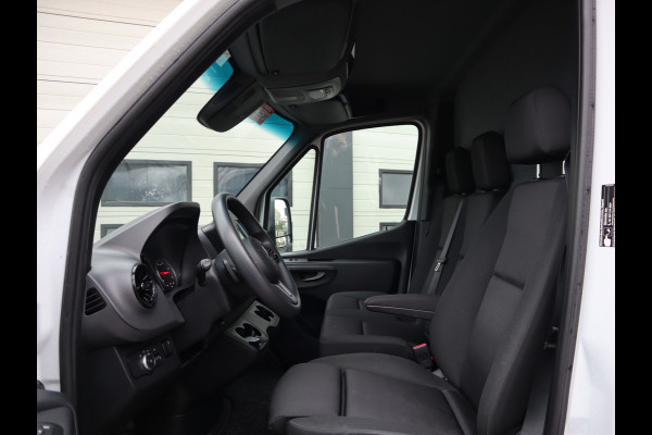 Mercedes-Benz Sprinter 515 CDI Euro 6 Automaat Bakwagen - Laadklep - Trekhaak Mercedes-Benz Sprinter 515 CDI Euro 6 Automaat Bakwagen - Laadklep - Trekhaak
