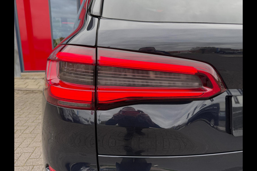 BMW X5 M50i High Executive / Capristo-uitlaat / Panoramadak / Head-up display / Soft-close BMW X5 M50i High Executive / Capristo-uitlaat / Panoramadak / Head-up display / Soft-close