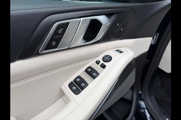 BMW X5 M50i High Executive / Capristo-uitlaat / Panoramadak / Head-up display / Soft-close BMW X5 M50i High Executive / Capristo-uitlaat / Panoramadak / Head-up display / Soft-close