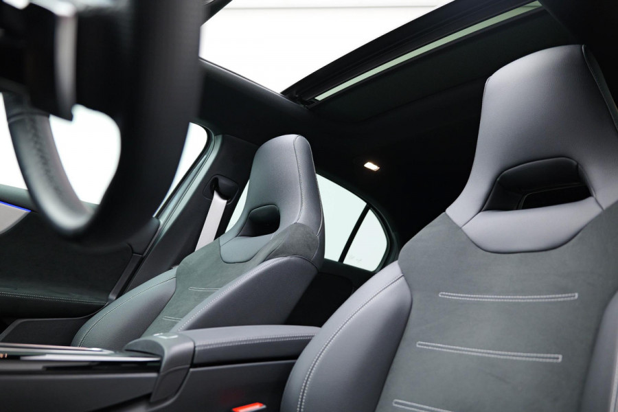Mercedes-Benz A-Klasse A250 e AMG Line |Pano|ALPINEGRAU|Ambient|Dodehoek| Mercedes-Benz A-Klasse A250 e AMG Line |Pano|ALPINEGRAU|Ambient|Dodehoek|
