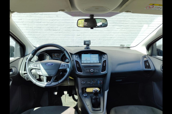 Ford FOCUS Wagon T 101PK Navi Airco Cruise Control Pdc Trekhaak Edition Lmv Carkit