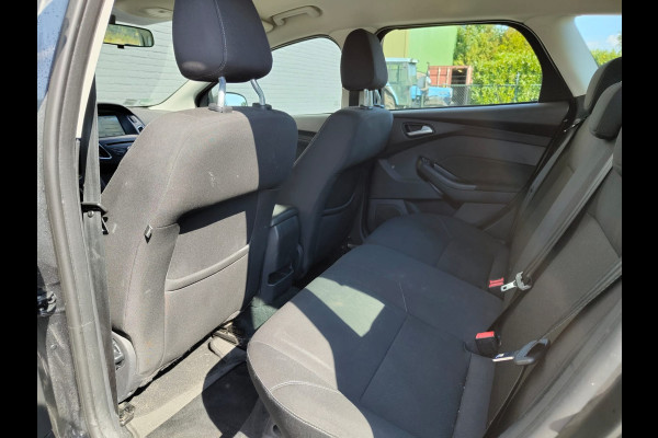 Ford FOCUS Wagon T 101PK Navi Airco Cruise Control Pdc Trekhaak Edition Lmv Carkit