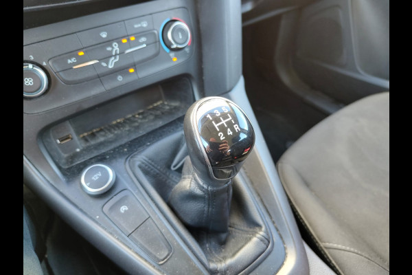 Ford FOCUS Wagon T 101PK Navi Airco Cruise Control Pdc Trekhaak Edition Lmv Carkit