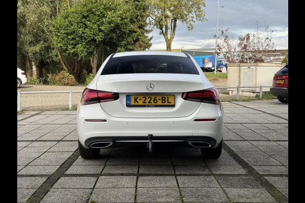 Mercedes-Benz A-Klasse 180 Luxury Line Aut. | Navi | Camera | Trekhaak Mercedes-Benz A-Klasse 180 Luxury Line Aut. | Navi | Camera | Trekhaak
