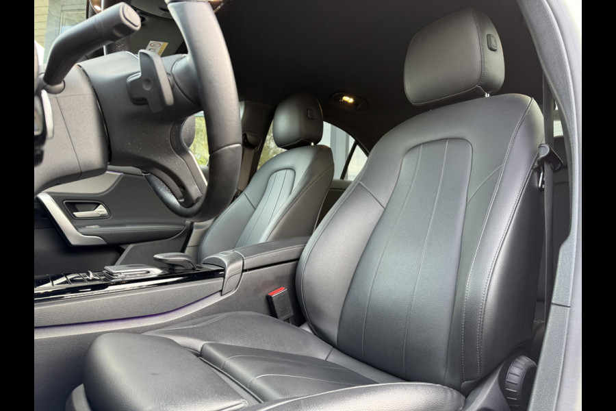 Mercedes-Benz A-Klasse 180 Luxury Line Aut. | Navi | Camera | Trekhaak Mercedes-Benz A-Klasse 180 Luxury Line Aut. | Navi | Camera | Trekhaak