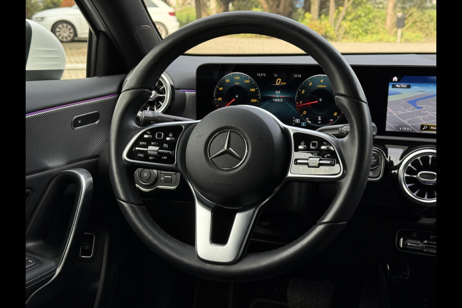 Mercedes-Benz A-Klasse 180 Luxury Line Aut. | Navi | Camera | Trekhaak Mercedes-Benz A-Klasse 180 Luxury Line Aut. | Navi | Camera | Trekhaak