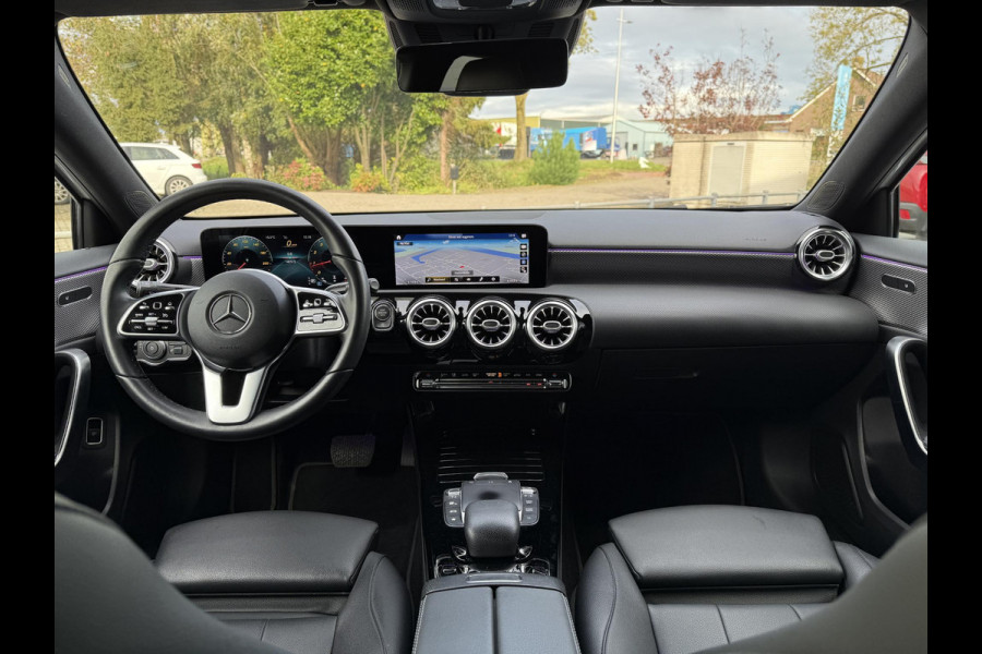 Mercedes-Benz A-Klasse 180 Luxury Line Aut. | Navi | Camera | Trekhaak Mercedes-Benz A-Klasse 180 Luxury Line Aut. | Navi | Camera | Trekhaak