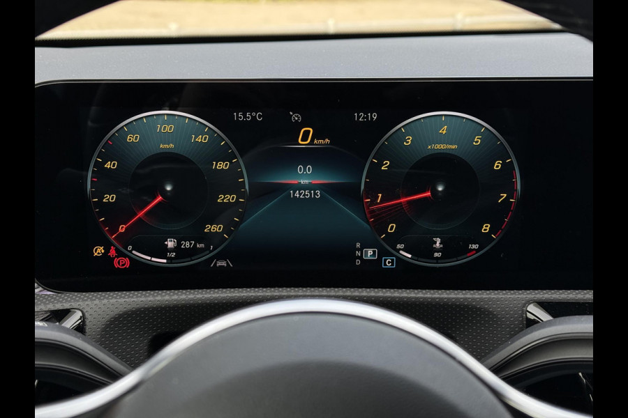 Mercedes-Benz A-Klasse 180 Luxury Line Aut. | Navi | Camera | Trekhaak Mercedes-Benz A-Klasse 180 Luxury Line Aut. | Navi | Camera | Trekhaak