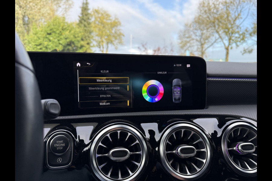 Mercedes-Benz A-Klasse 180 Luxury Line Aut. | Navi | Camera | Trekhaak Mercedes-Benz A-Klasse 180 Luxury Line Aut. | Navi | Camera | Trekhaak